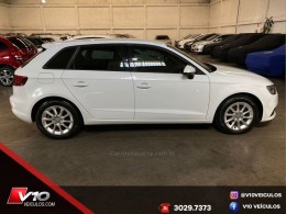 AUDI - A3 - 2015/2016 - Branca - R$ 82.900,00