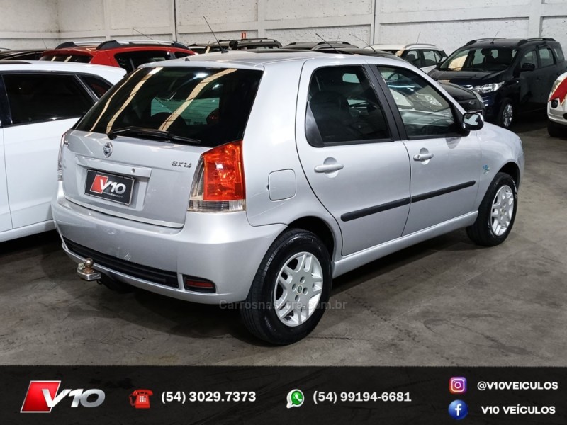 FIAT - PALIO - 2006/2007 - Prata - R$ 26.900,00