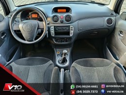 CITROËN - C3 - 2010/2011 - Preta - R$ 28.900,00