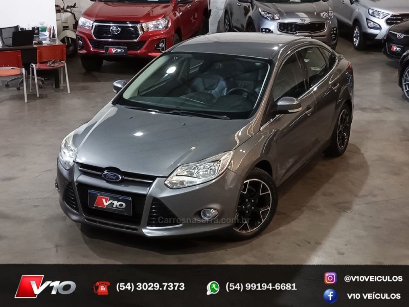 FORD - FOCUS - 2014/2015 - Cinza - R$ 52.900,00