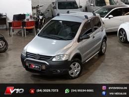 VOLKSWAGEN - CROSSFOX - 2005/2005 - Prata - R$ 29.900,00