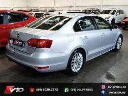 VOLKSWAGEN - JETTA - 2012/2012 - Prata - R$ 64.900,00