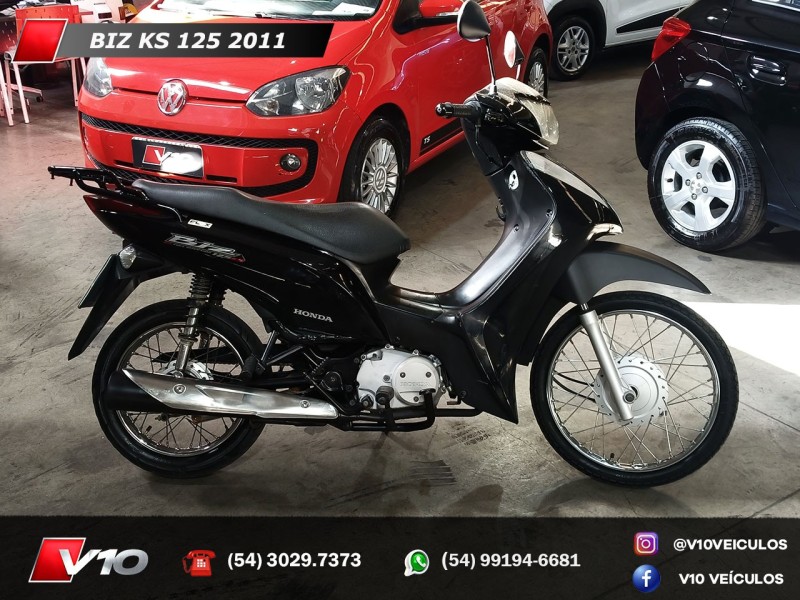 HONDA - BIZ 125 - 2011/2011 - Preta - R$ 7.900,00