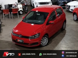 VOLKSWAGEN - FOX - 2014/2015 - Vermelha - R$ 44.900,00