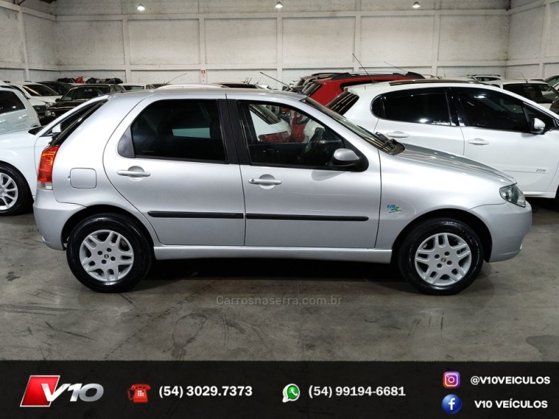 FIAT - PALIO - 2006/2007 - Prata - R$ 26.900,00