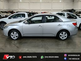 KIA MOTORS - CERATO - 2010/2011 - Prata - R$ 41.900,00